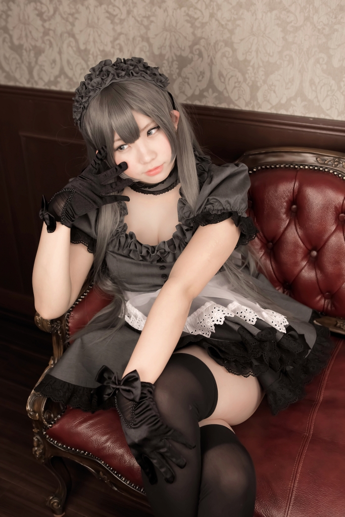 Rabbit play pictorial - black maid(18)
